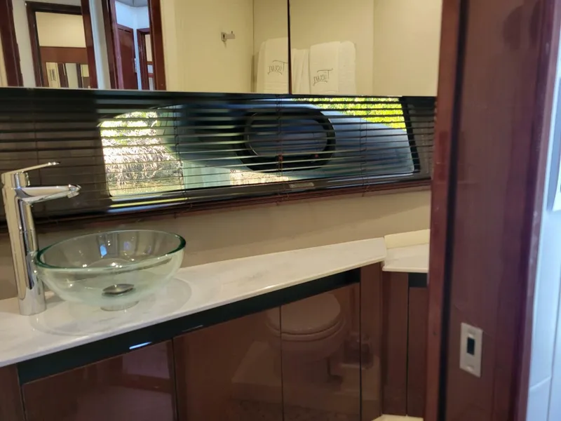 Slide: The Image of Sea Ray Sundancer 460 2017 - 24
