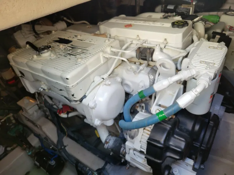 Slide: The Image of Sea Ray Sundancer 460 2017 - 27