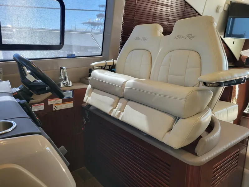 Slide: The Image of Sea Ray Sundancer 460 2017 - 7