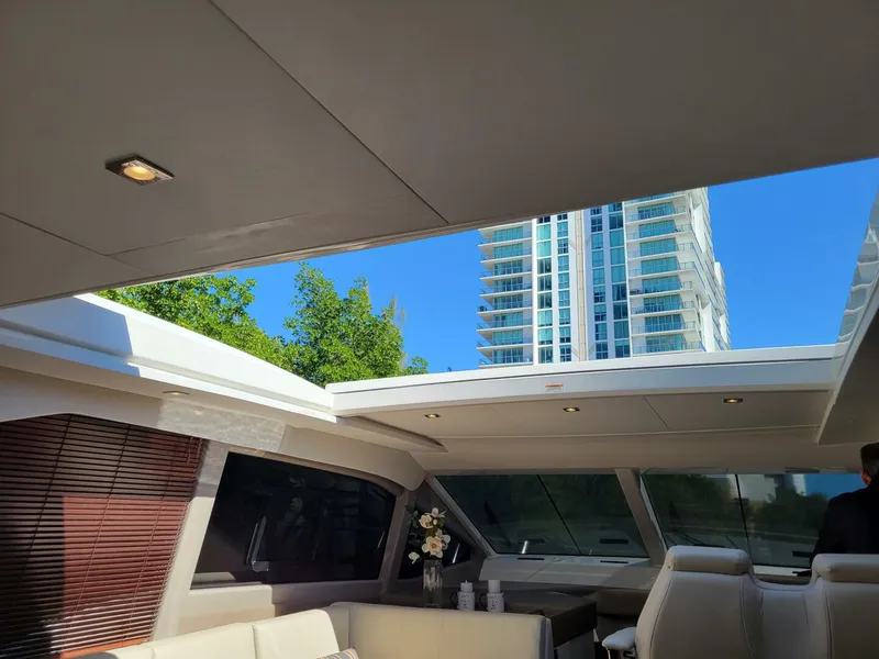 Slide: The Image of Sea Ray Sundancer 460 2017 - 8