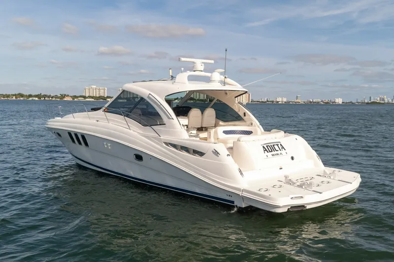 The Image of Sea Ray 48 Sundancer 2005 - 0
