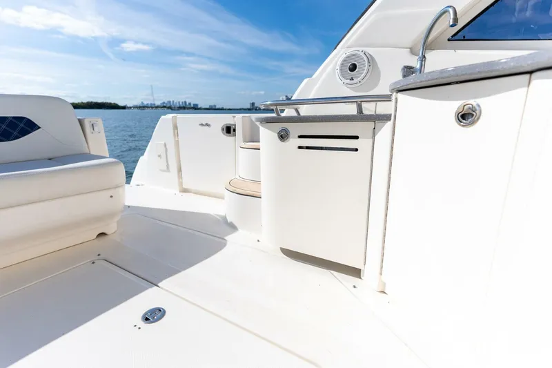 Slide: The Image of Sea Ray 48 Sundancer 2005 - 15