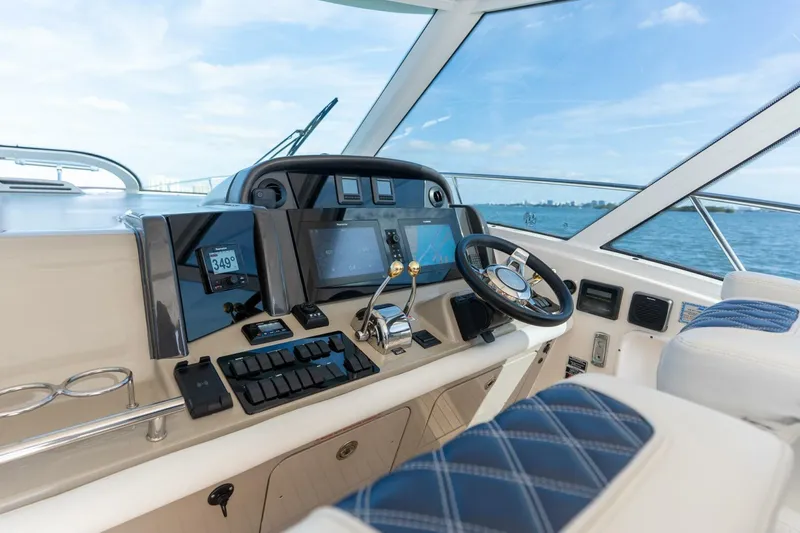 Slide: The Image of Sea Ray 48 Sundancer 2005 - 24