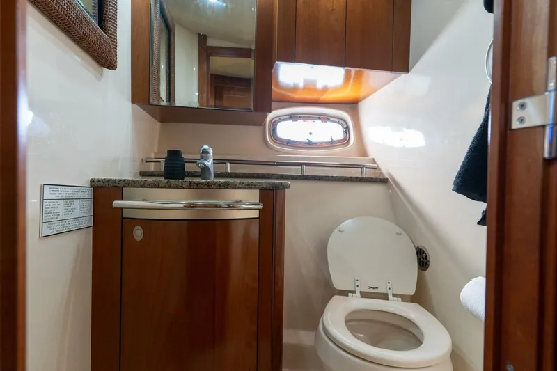 Slide: The Image of Sea Ray 48 Sundancer 2005 - 35