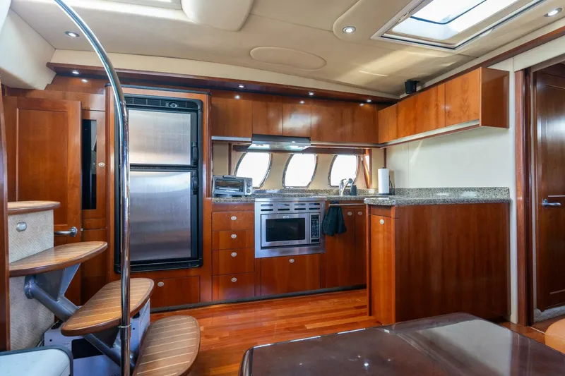 Slide: The Image of Sea Ray 48 Sundancer 2005 - 38