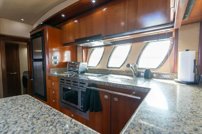 Slide: The Image of Sea Ray 48 Sundancer 2005 - 40