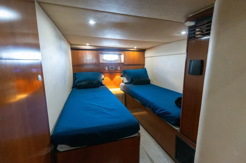 Slide: The Image of Sea Ray 48 Sundancer 2005 - 41