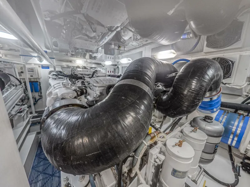 Slide: The Image of Viking 65 Enclosed Bridge 2003 - 24