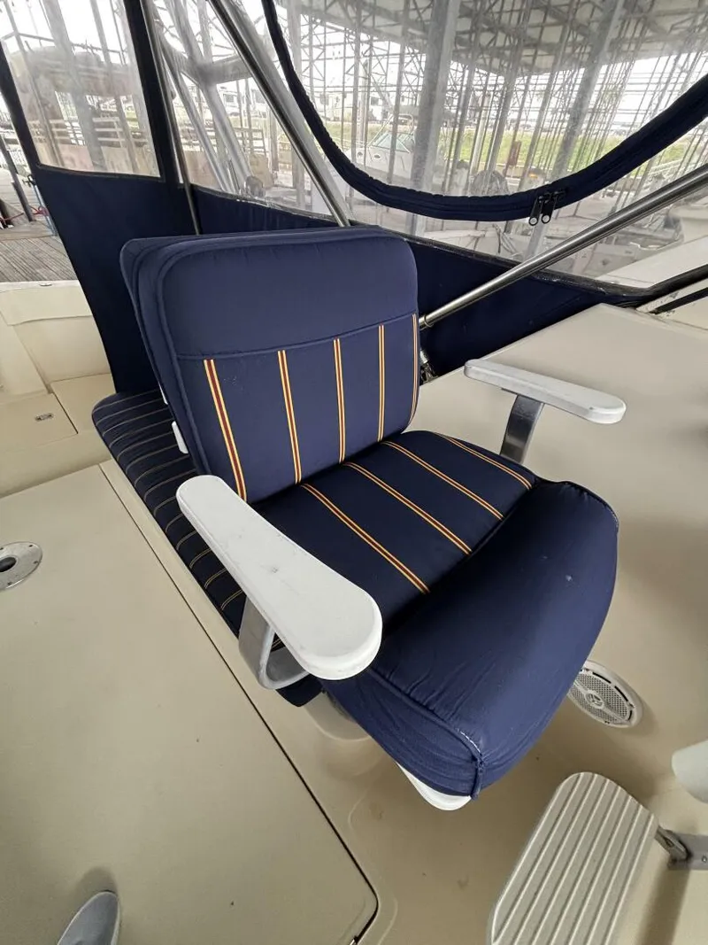 Slide: The Image of Mainship Pilot 30 Rum Runner II 2004 - 19