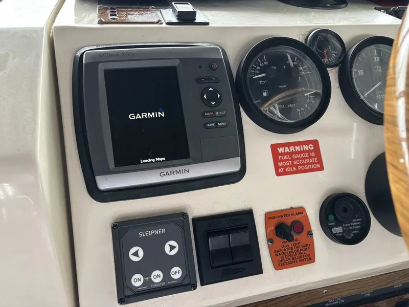 Slide: The Image of Mainship Pilot 30 Rum Runner II 2004 - 26
