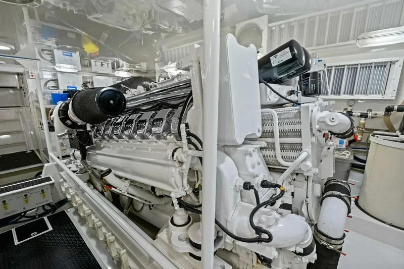 Slide: The Image of Viking 64 Convertible 2008 - 87