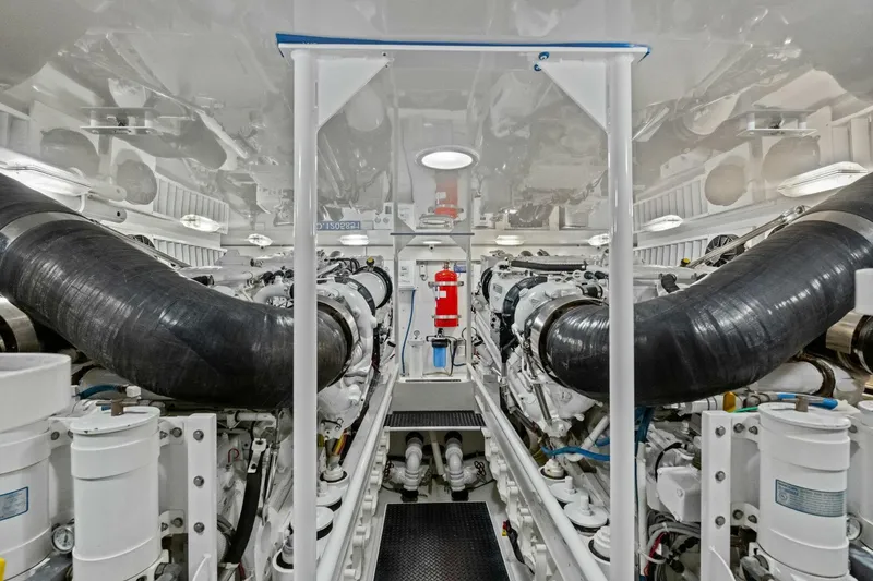 Slide: The Image of Viking 64 Convertible 2008 - 90