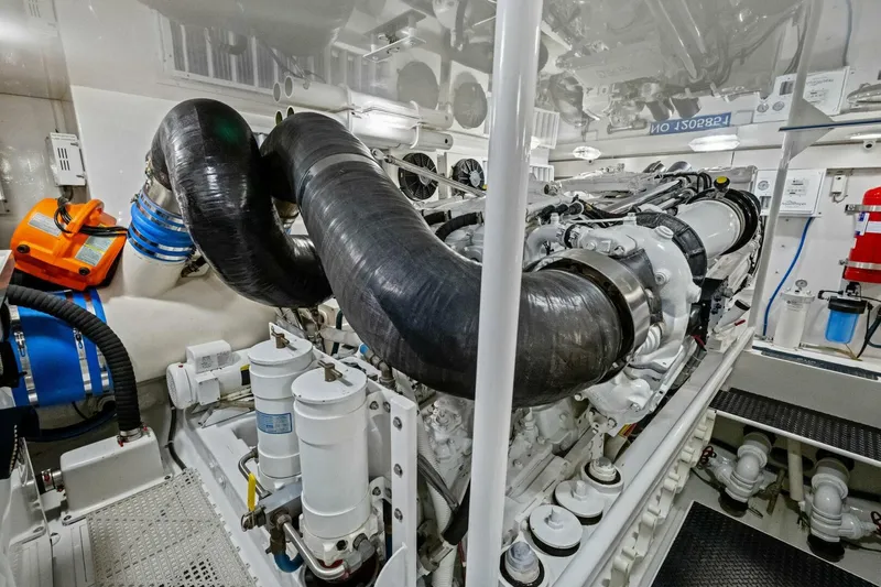 Slide: The Image of Viking 64 Convertible 2008 - 92