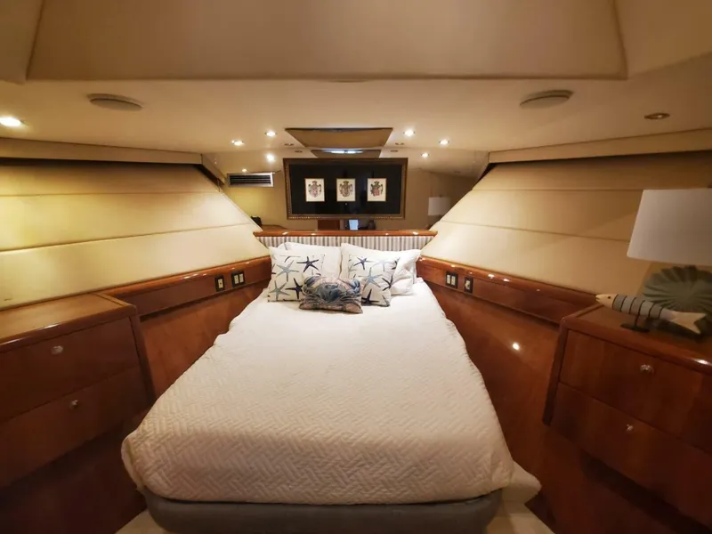 Slide: The Image of Hatteras 75 Sport Deck 2000 - 11