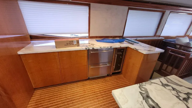 Slide: The Image of Hatteras 75 Sport Deck 2000 - 5