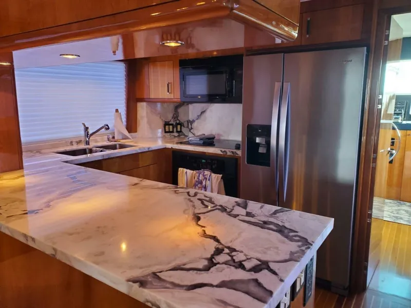 Slide: The Image of Hatteras 75 Sport Deck 2000 - 6