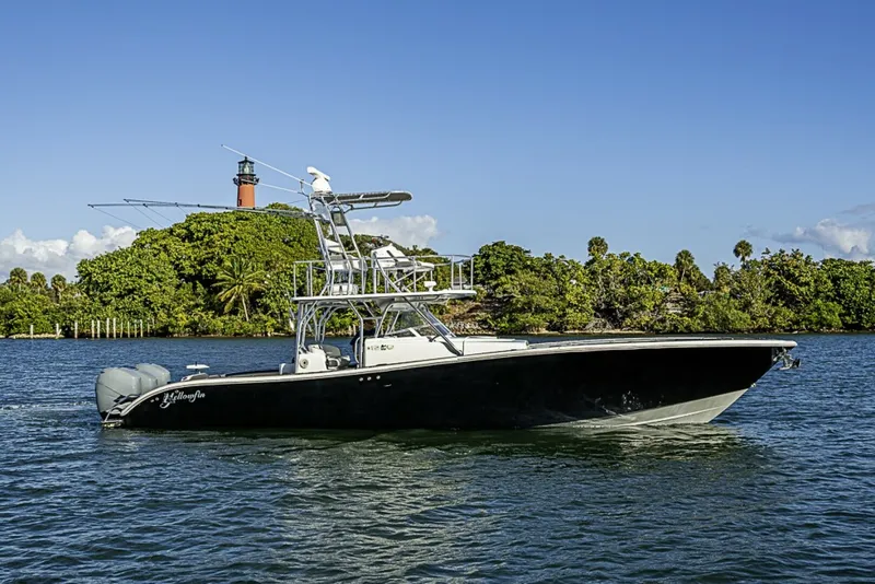 The Image of Yellowfin 42 Offshore 2010 - 0