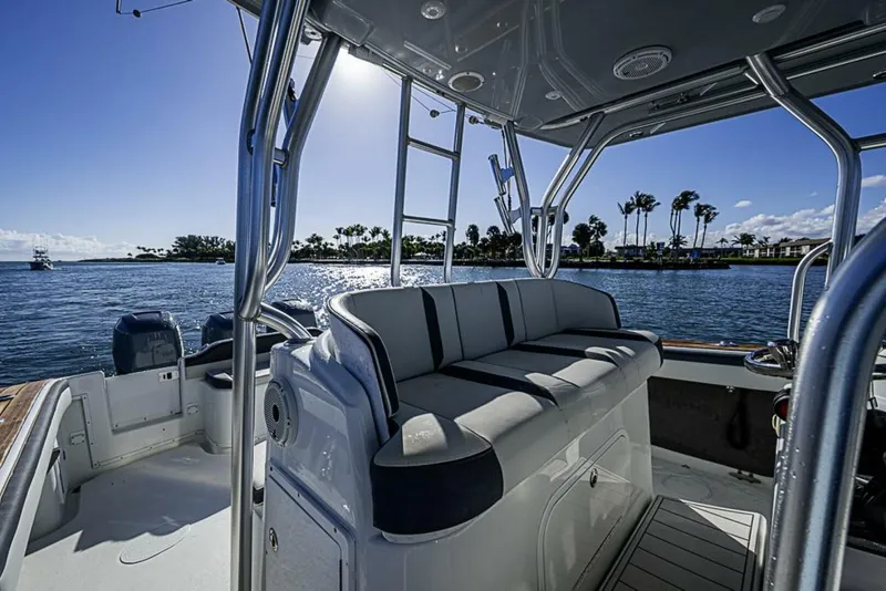 Slide: The Image of Yellowfin 42 Offshore 2010 - 15