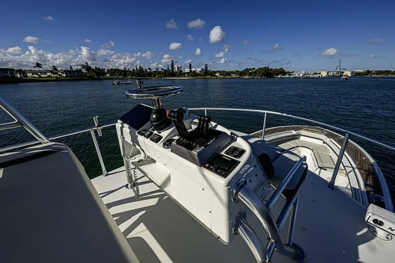 Slide: The Image of Yellowfin 42 Offshore 2010 - 21