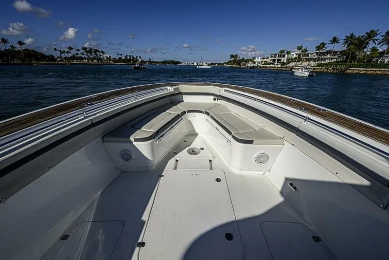 Slide: The Image of Yellowfin 42 Offshore 2010 - 4