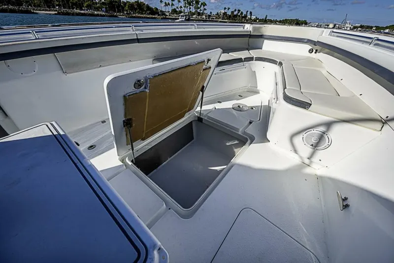 Slide: The Image of Yellowfin 42 Offshore 2010 - 5