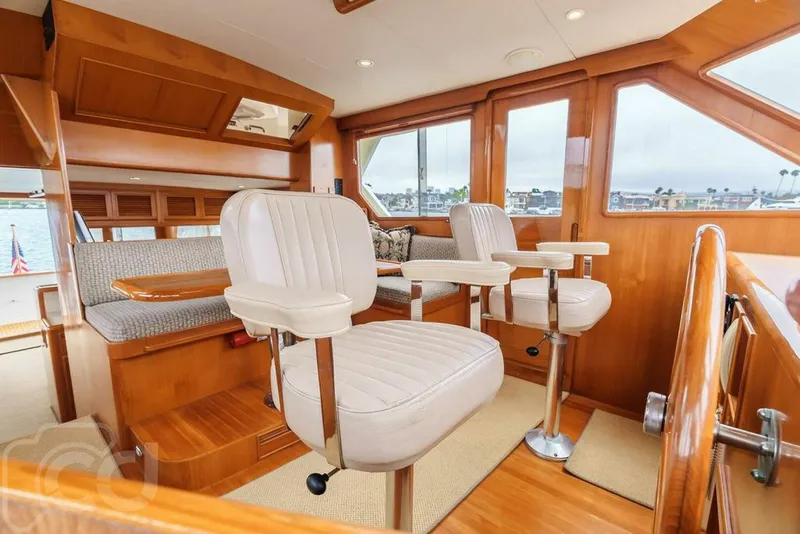 Slide: The Image of Offshore 52 Pilothouse 1999 - 14