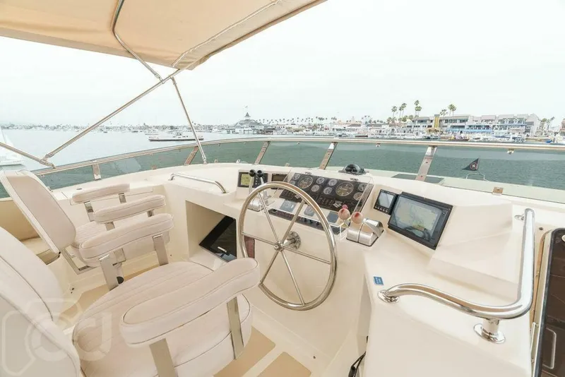 Slide: The Image of Offshore 52 Pilothouse 1999 - 17