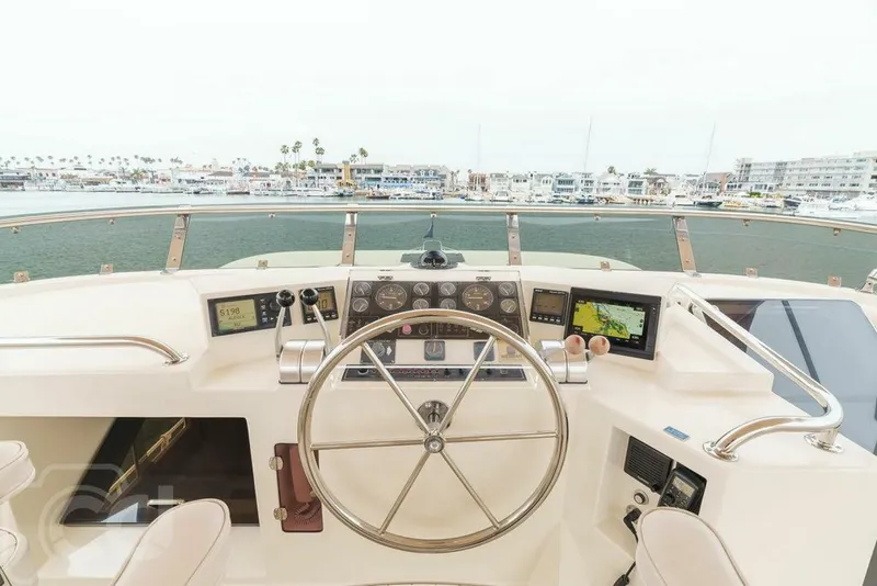 Slide: The Image of Offshore 52 Pilothouse 1999 - 18