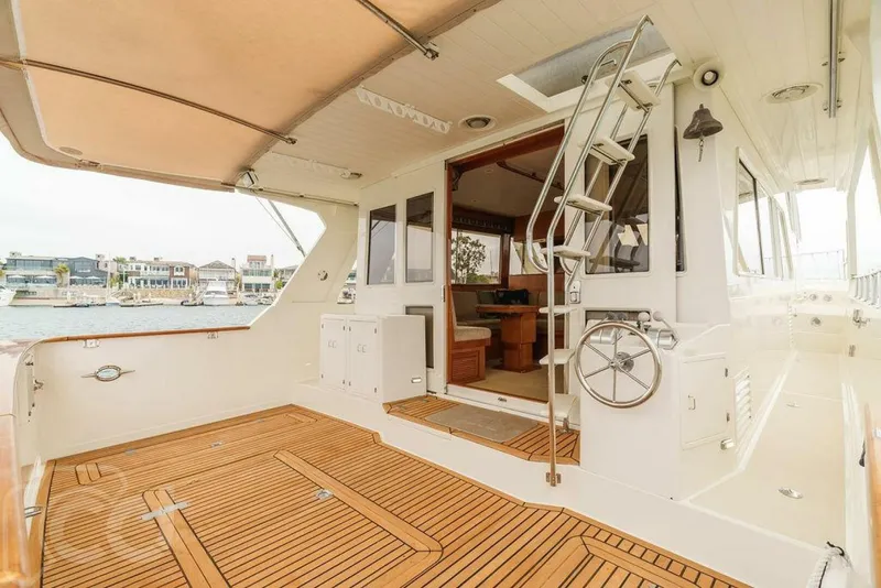 Slide: The Image of Offshore 52 Pilothouse 1999 - 20