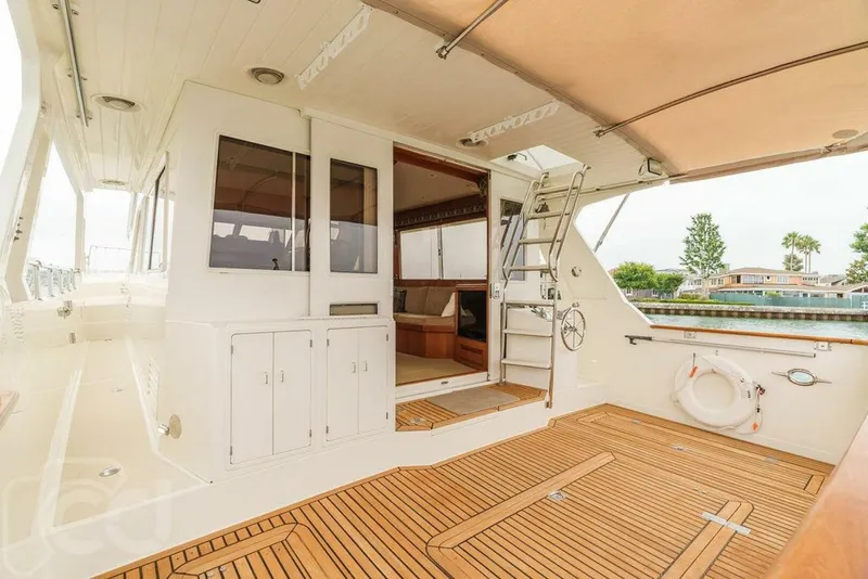 Slide: The Image of Offshore 52 Pilothouse 1999 - 21