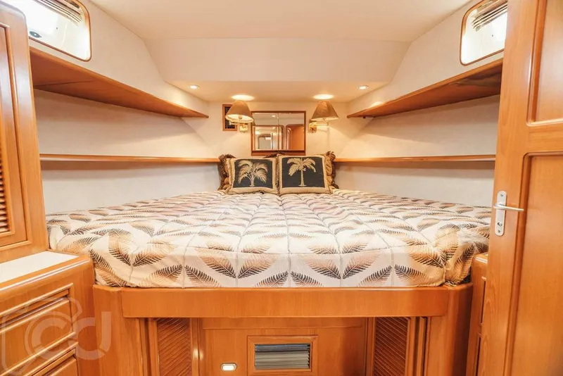 Slide: The Image of Offshore 52 Pilothouse 1999 - 31