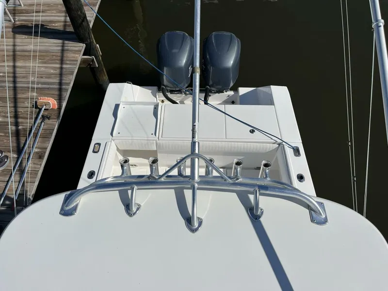 Slide: The Image of Regulator Marine 32 Center Console 2006 - 5