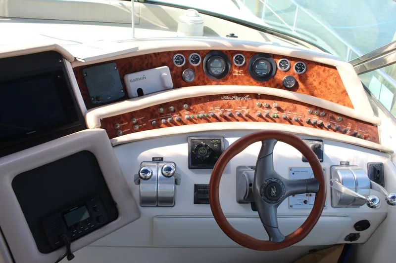 Slide: The Image of Sea Ray 500 Sundancer 1996 - 20