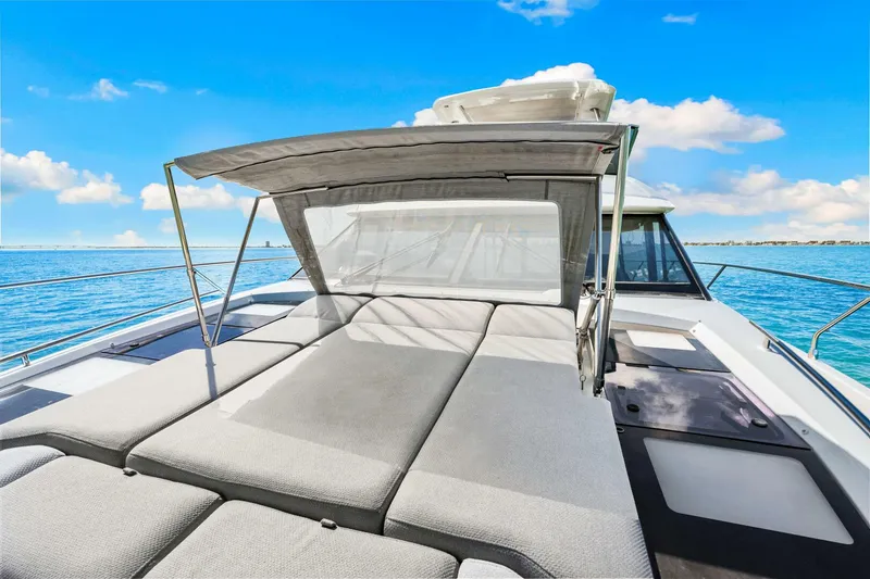 Slide: The Image of Prestige 630 Flybridge 2019 - 18