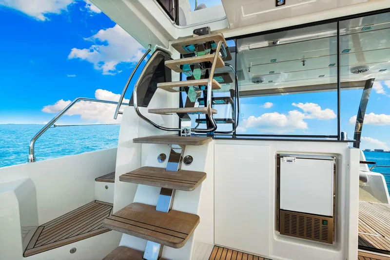 Slide: The Image of Prestige 630 Flybridge 2019 - 21