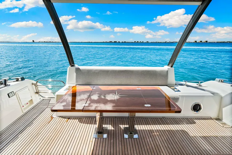 Slide: The Image of Prestige 630 Flybridge 2019 - 24