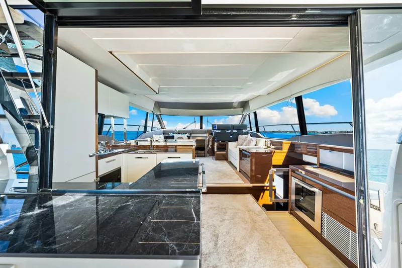 Slide: The Image of Prestige 630 Flybridge 2019 - 29
