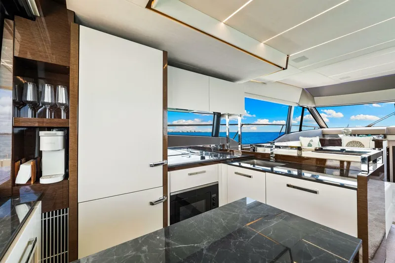 Slide: The Image of Prestige 630 Flybridge 2019 - 32