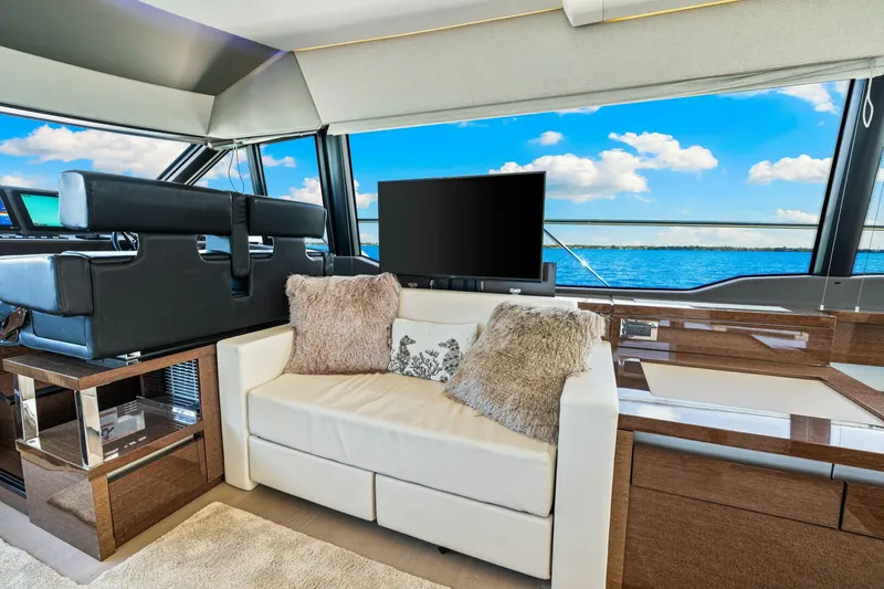 Slide: The Image of Prestige 630 Flybridge 2019 - 38