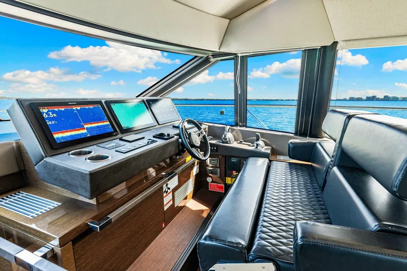Slide: The Image of Prestige 630 Flybridge 2019 - 41