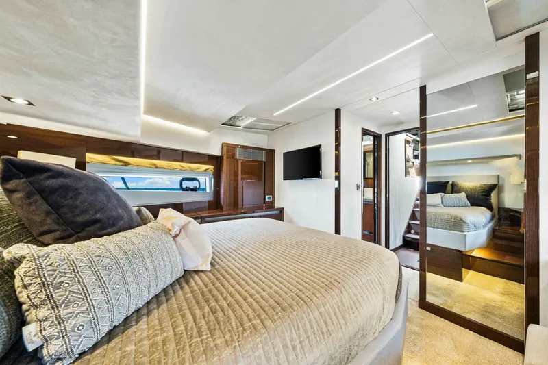 Slide: The Image of Prestige 630 Flybridge 2019 - 46