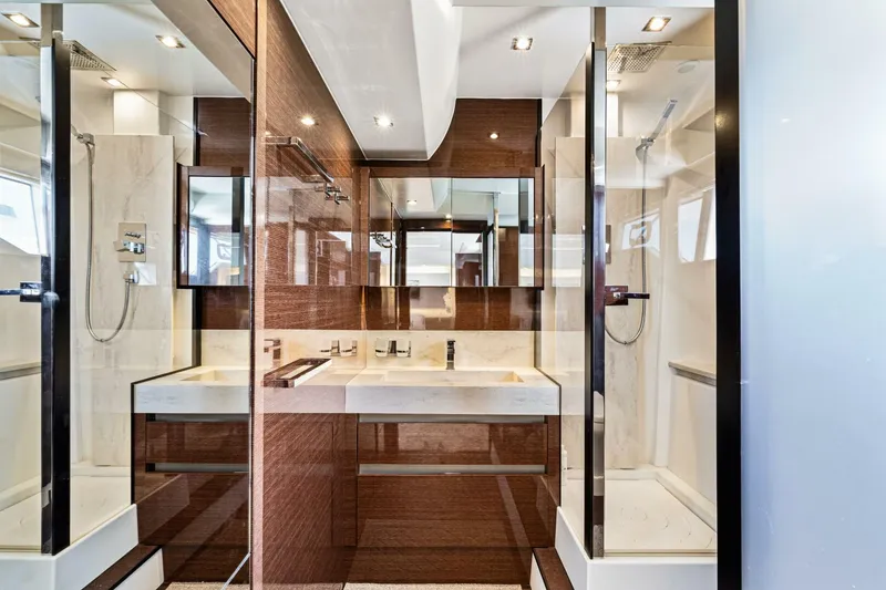 Slide: The Image of Prestige 630 Flybridge 2019 - 47