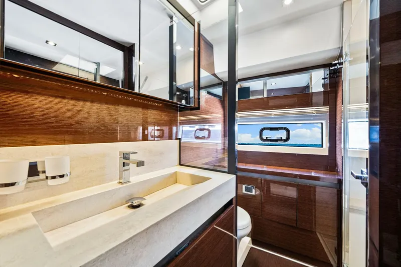 Slide: The Image of Prestige 630 Flybridge 2019 - 48