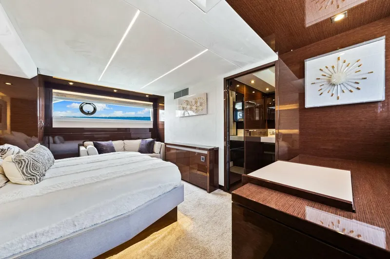 Slide: The Image of Prestige 630 Flybridge 2019 - 49