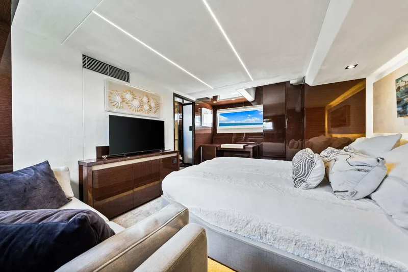 Slide: The Image of Prestige 630 Flybridge 2019 - 51