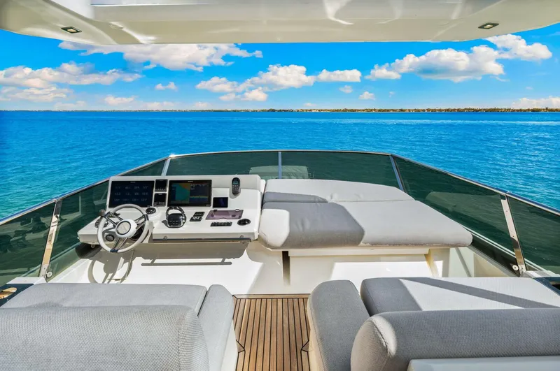 Slide: The Image of Prestige 630 Flybridge 2019 - 7