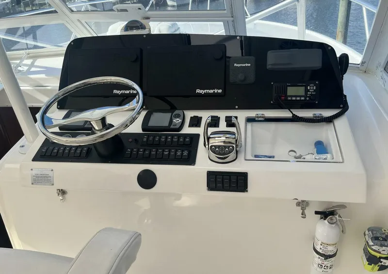 Slide: The Image of Luhrs 41 Hardtop Express 2007 - 17