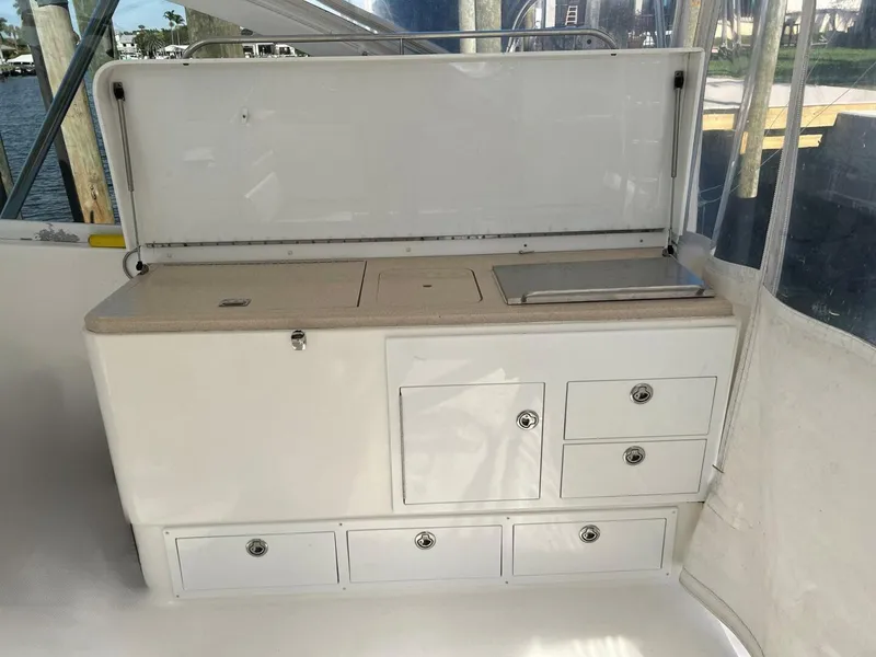 Slide: The Image of Luhrs 41 Hardtop Express 2007 - 21