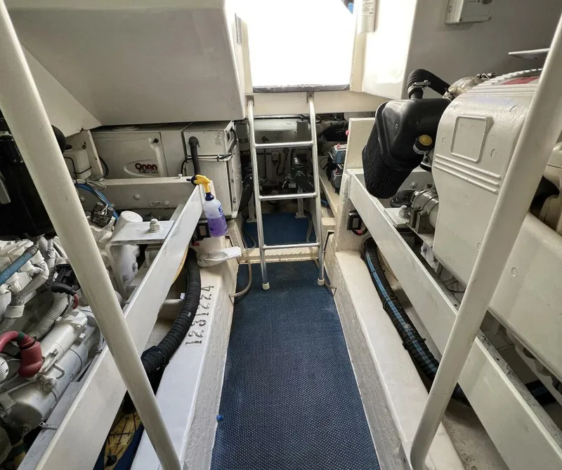 Slide: The Image of Luhrs 41 Hardtop Express 2007 - 25