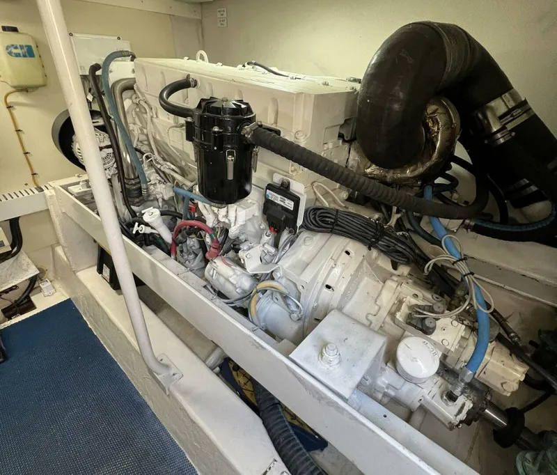 Slide: The Image of Luhrs 41 Hardtop Express 2007 - 26